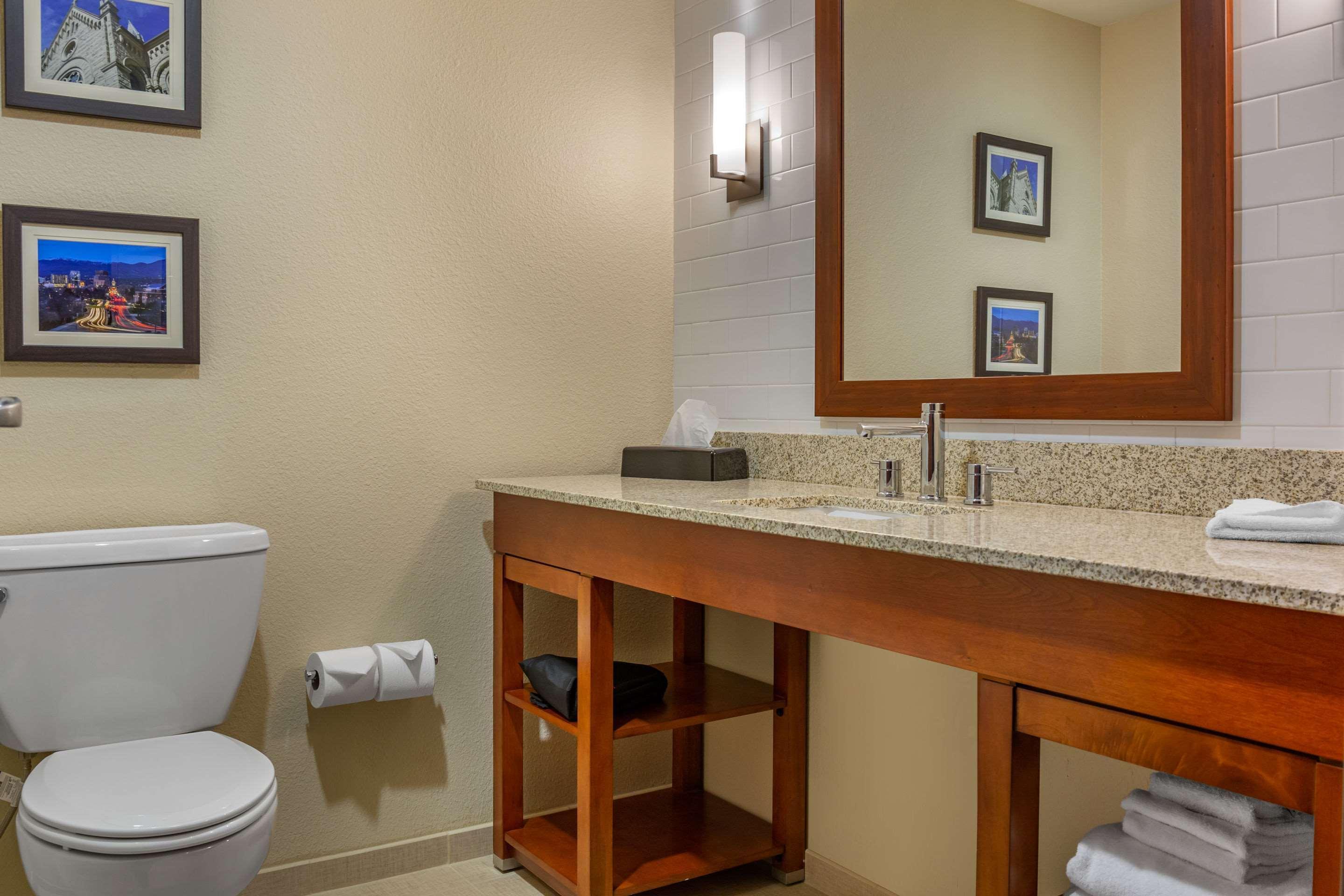 Comfort Inn & Suites Boise Airport Exteriör bild