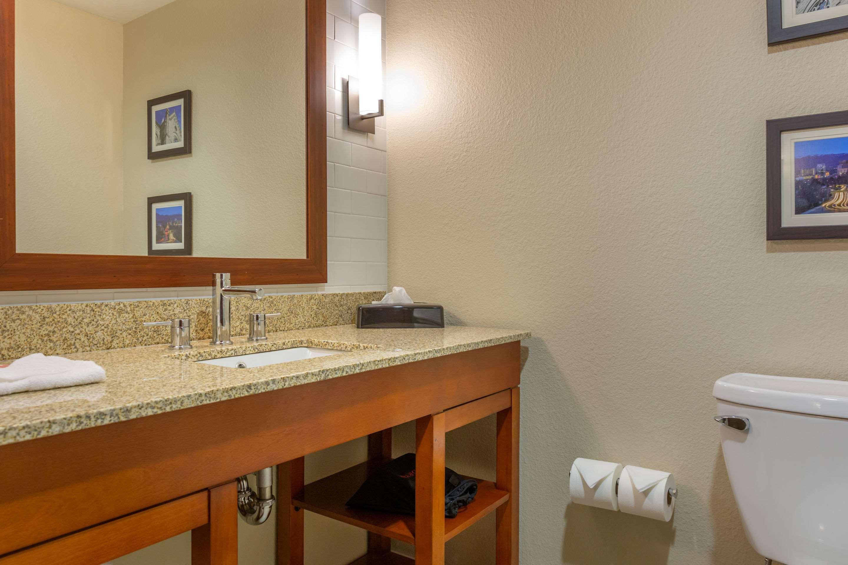 Comfort Inn & Suites Boise Airport Exteriör bild